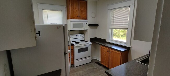Building Photo - three bedroom home in Midlothian