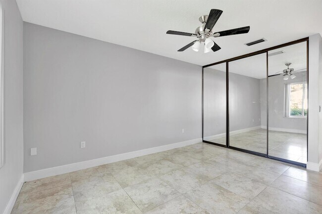 Building Photo - 143 Cape Pointe Cir