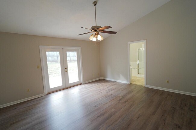 Building Photo - 1908 Wagon Wheel Cir W