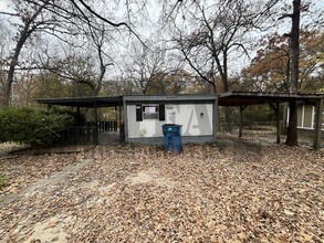 Building Photo - Charming 2-bedroom, 1-bathroom home!