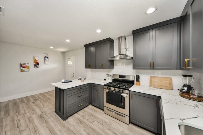 Building Photo - 3630 Alsace St