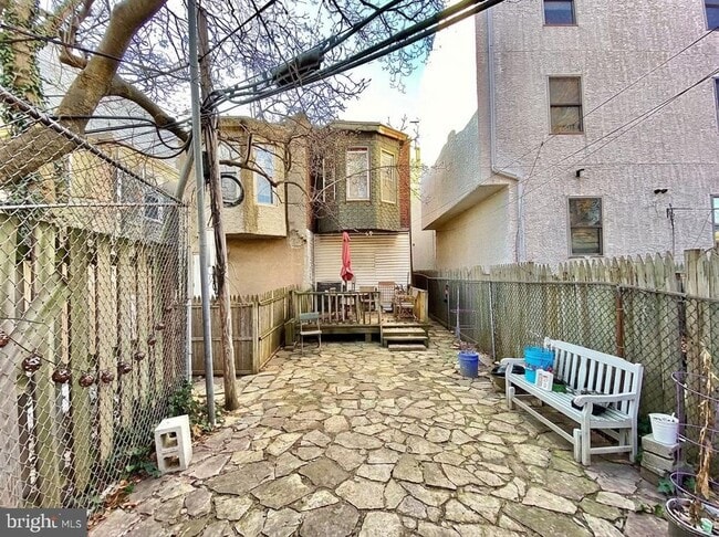 Building Photo - 2037 N Carlisle St