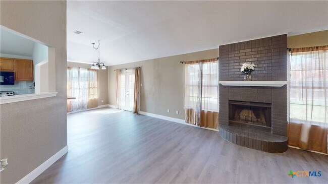 Building Photo - 4205 Bluestem Ln