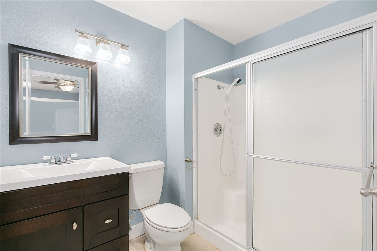 Building Photo - 2831 Hillsboro Court