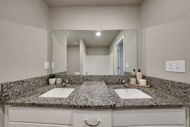 Building Photo - Spacious 3-Bedroom Home with Hardwood Floors & Patio in Blue Springs, MO