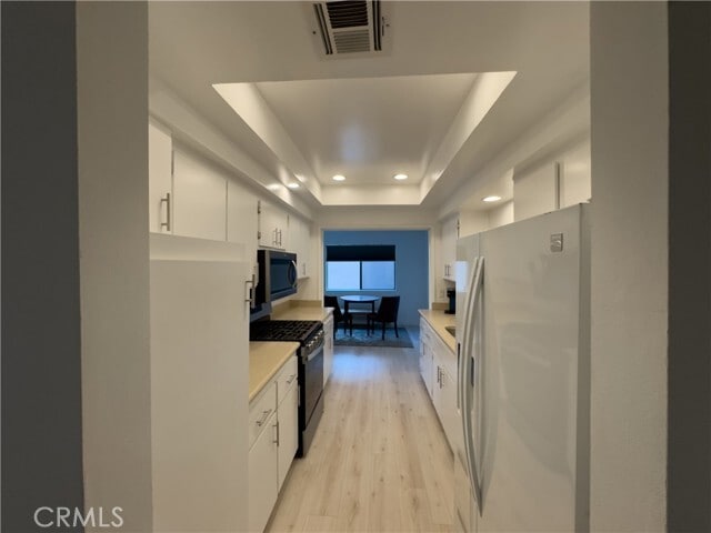 Building Photo - 2110 Palos Verdes Dr N