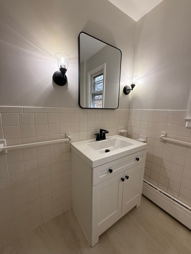 Building Photo - 255 N 1st Ave