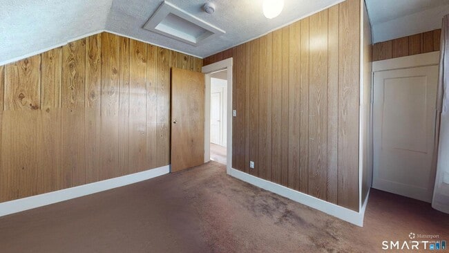 Building Photo - 17 Landin St