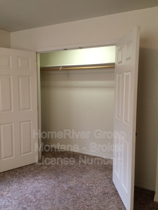 Building Photo - 2209 S 12th St W