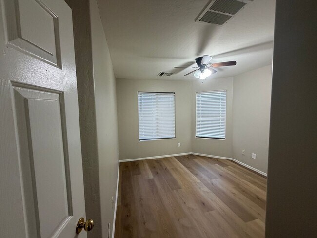 Building Photo - 6829 E San Tan Way