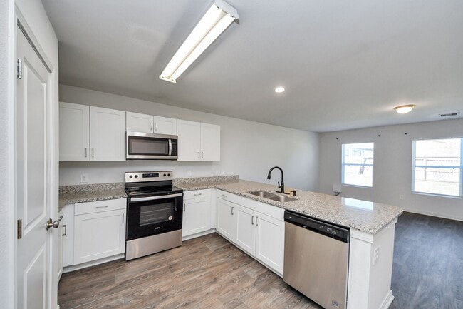 Building Photo - 164 Goldenrod
