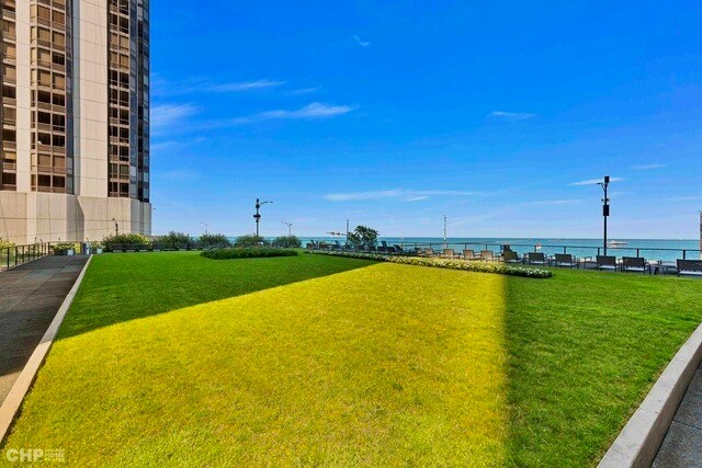 Building Photo - 910 N Lake Shore Dr