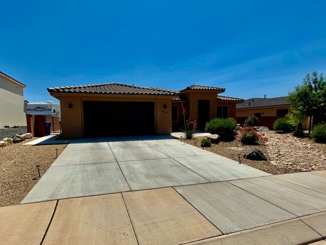 Building Photo - Beautiful Pet-Friendly 4-BR Home in Hurricane