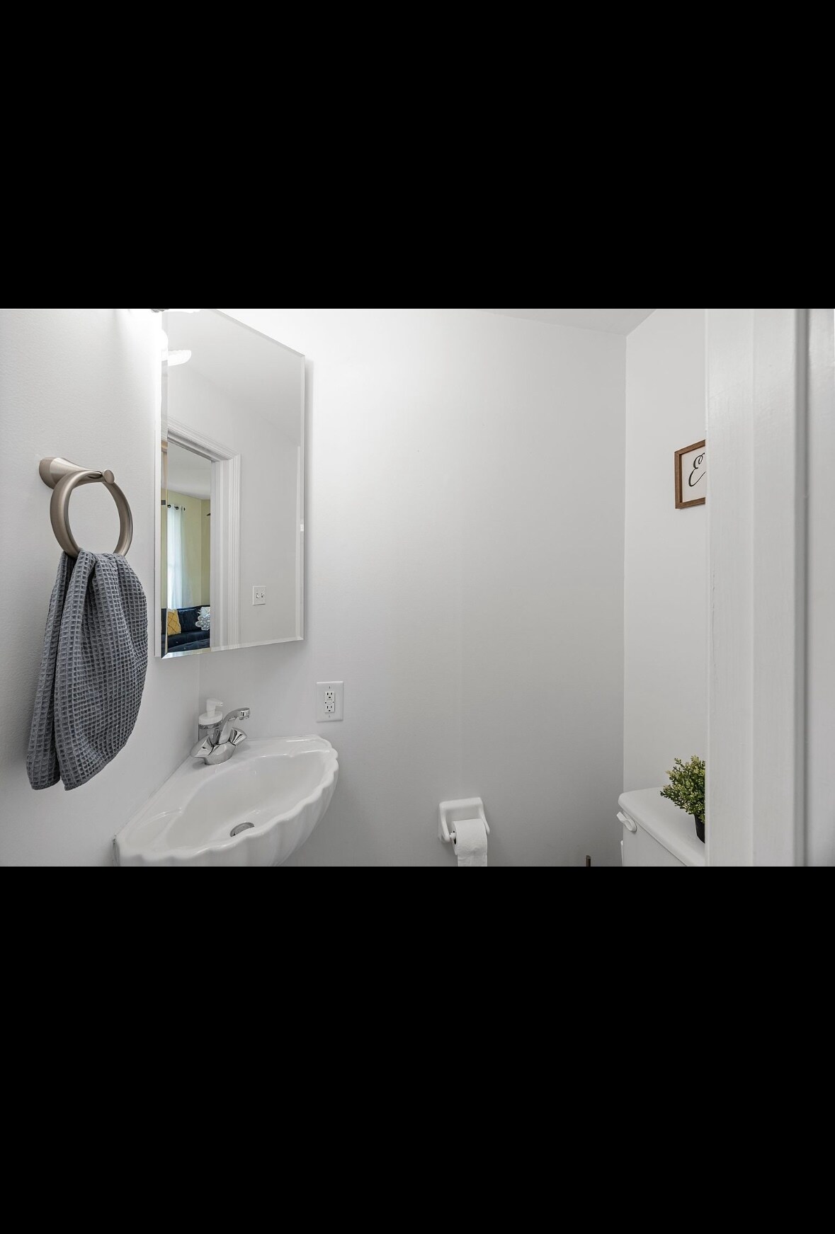 Building Photo - 1627 Dolman St