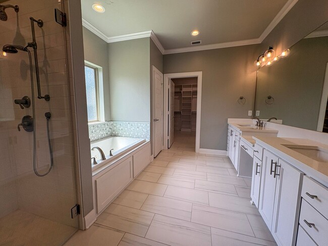 Building Photo - Available Now! Gorgeous 4 Bedroom 3 Bath i...