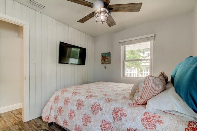 Building Photo - 1907 2nd St N