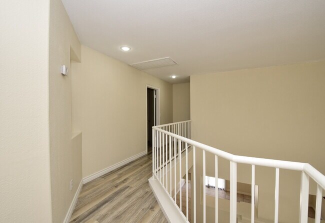 Building Photo - Charming 3-Bedroom, 2.5-Bath Two-Story Home At Smoke Ranch!