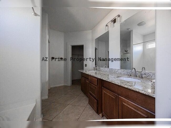 Building Photo - 16966 W Saguaro Ln