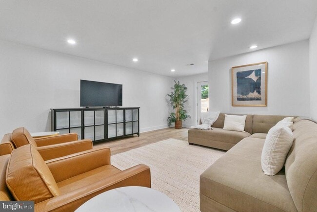 Building Photo - 851 Bacon Hall Rd