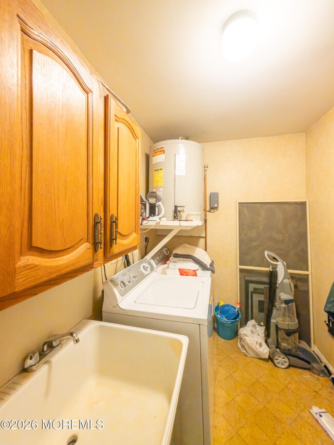 Building Photo - 6B Patrick Henry Ct