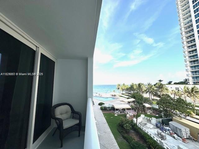 Building Photo - 3505 S Ocean Dr