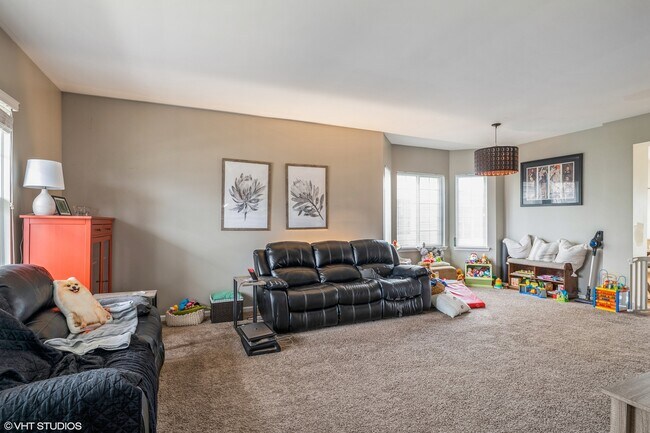 Building Photo - 358 S Winchester Dr