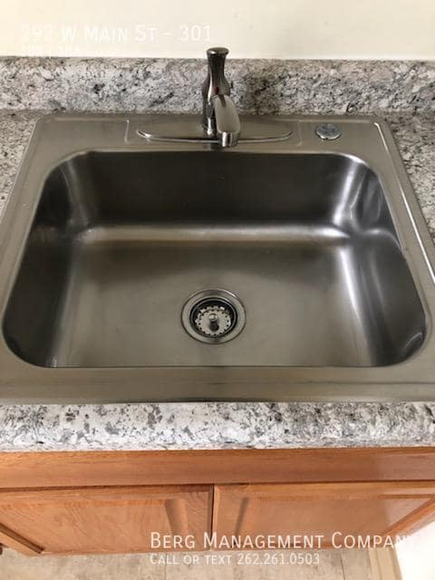 Building Photo - 292 W Main St