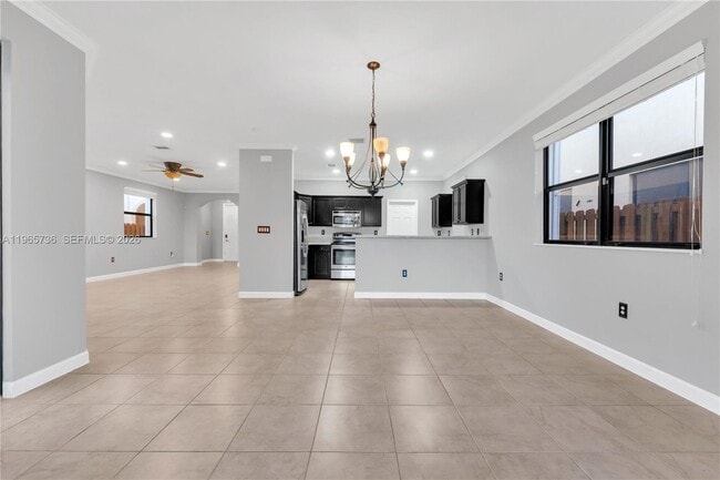 Building Photo - 3401 SE 5th St