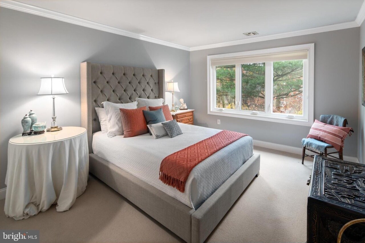 Building Photo - 70 Sutphin