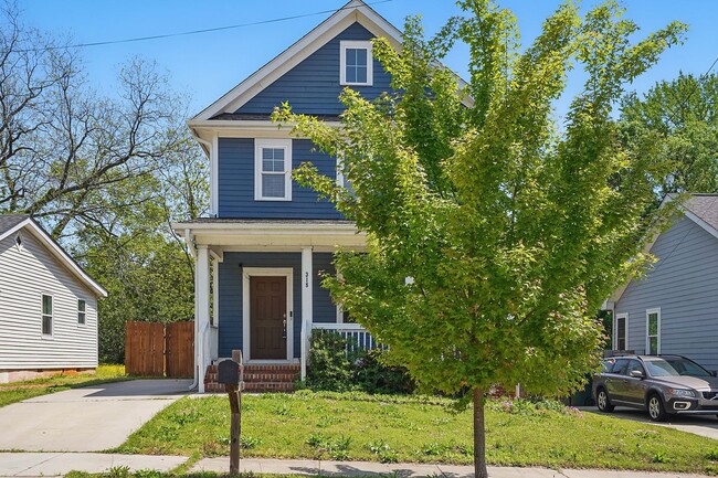 Primary Photo - AVAILABLE-GREAT HOME IN THE HEART OF RALEI...