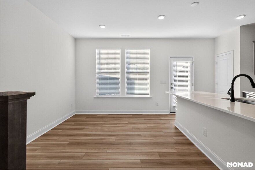 Building Photo - 818 Kensley Grv Ln