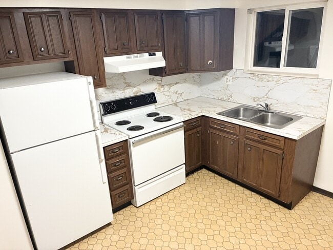 Building Photo - 1127 E 960 S