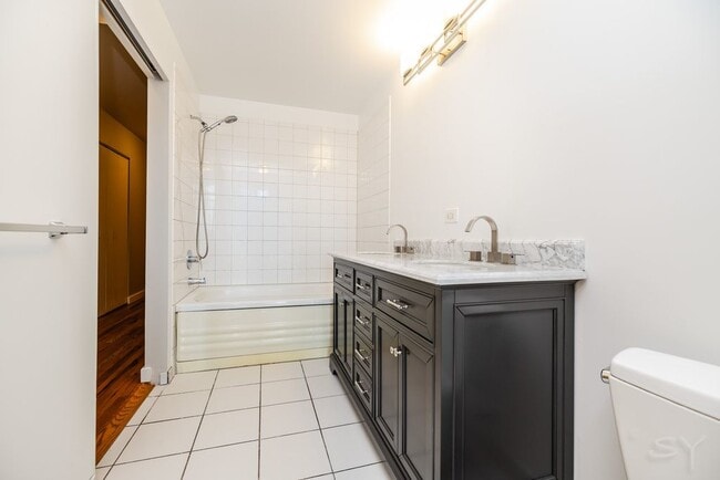 Building Photo - 1720 S Michigan Ave