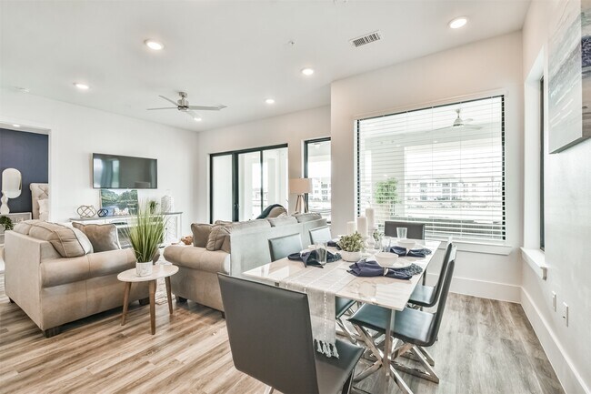 Building Photo - 15260 TX-105