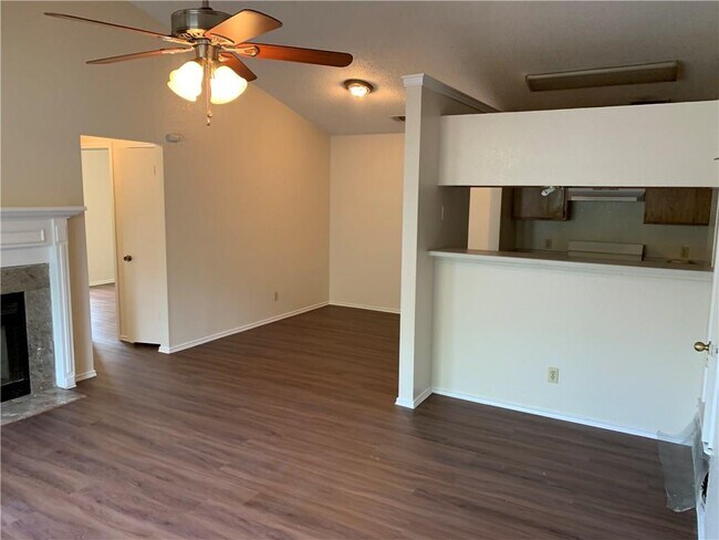 Building Photo - 2019 Redwing Way