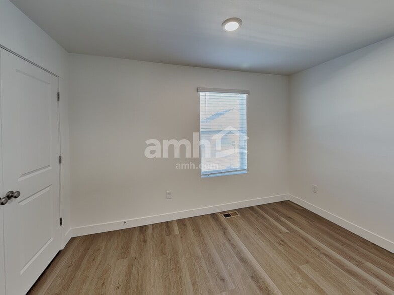 Building Photo - 4757 85th Ave NE