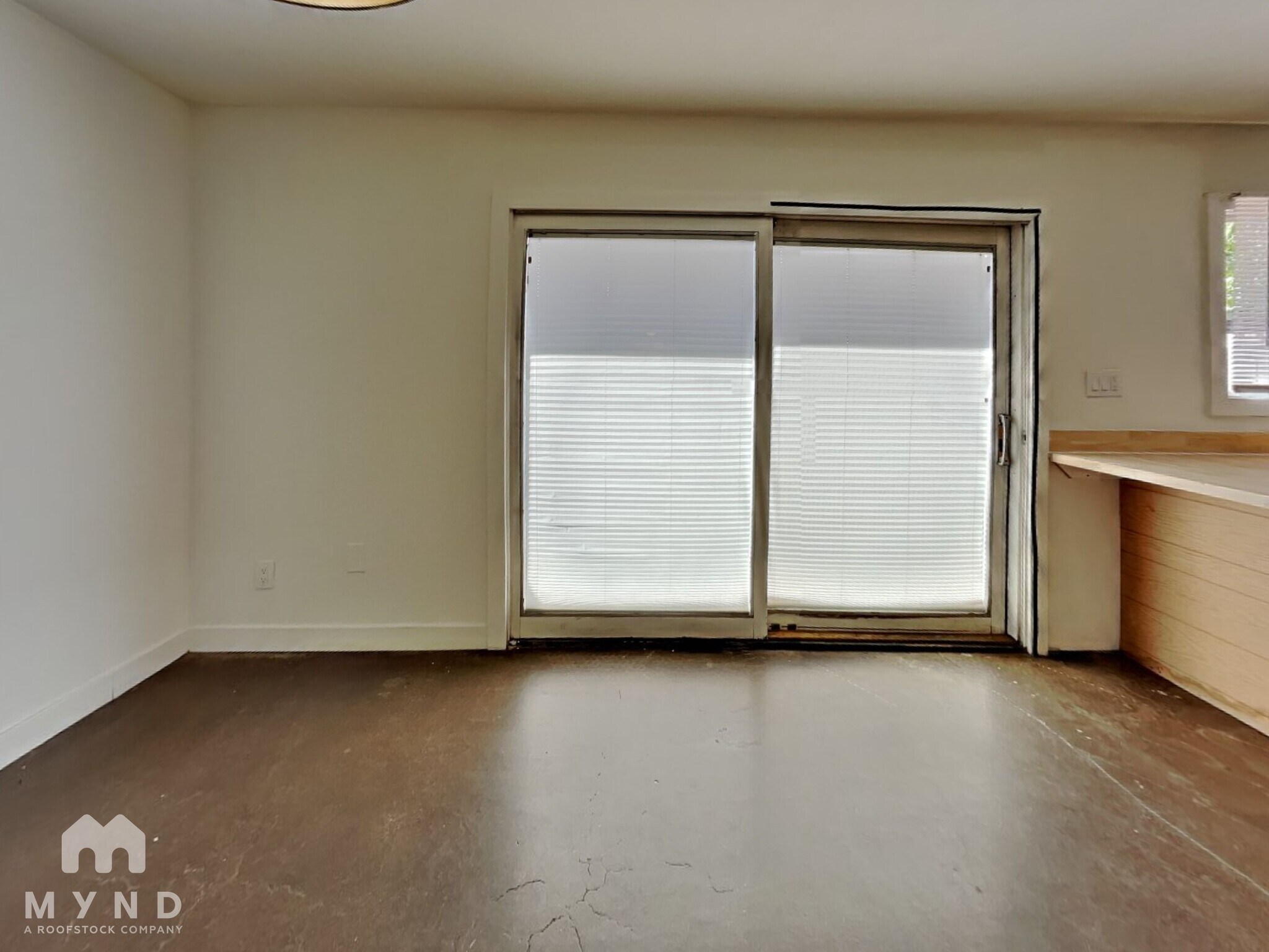 Building Photo - 4440 W Solano Dr N