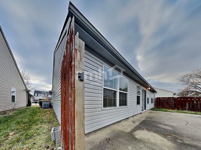 Building Photo - 542 Kennard Ln