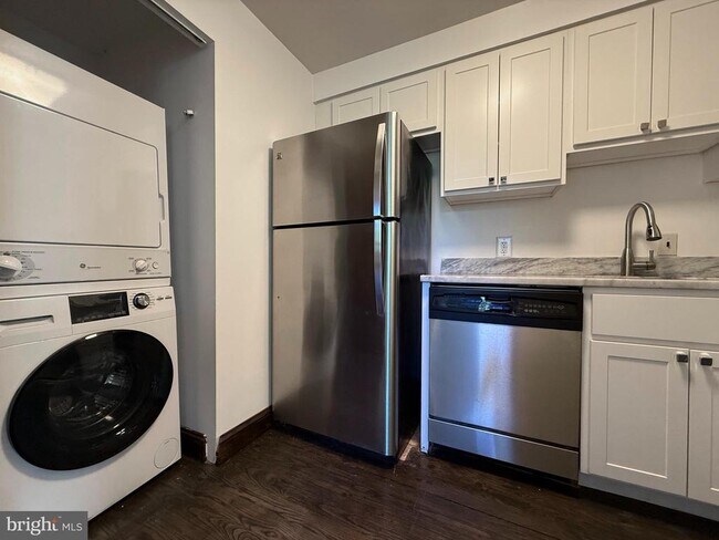 Building Photo - 2731 M St NW