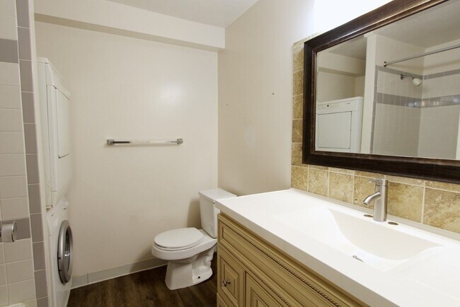 Building Photo - 32 Silver Hill Ln