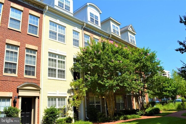 Building Photo - 426 N Thomas St