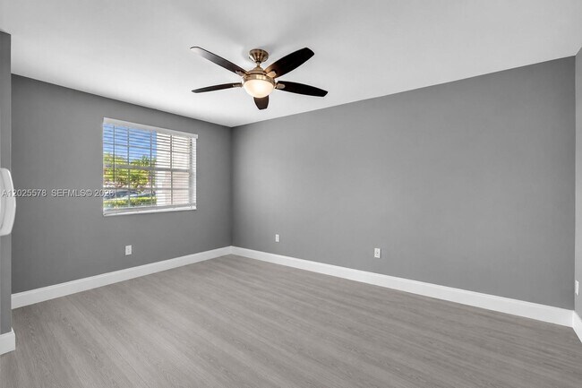 Building Photo - 2881 N Oakland Forest Dr