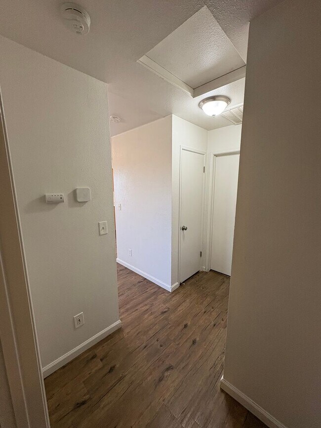 Building Photo - 1897