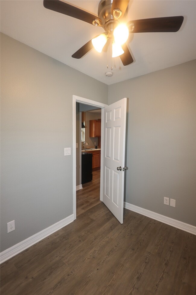 Building Photo - 23091 S Wildwood Dr