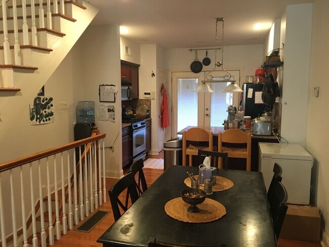 Building Photo - 215 S Quince St