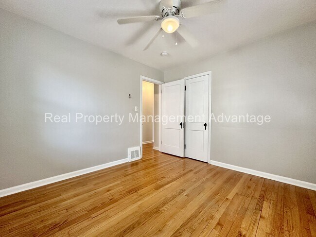 Building Photo - 1596 Albany St