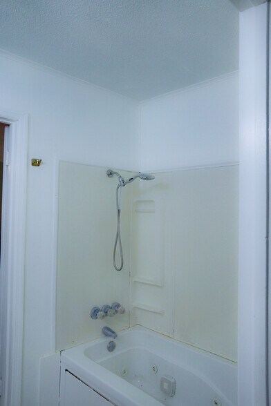 Building Photo - 5170 Cordell St