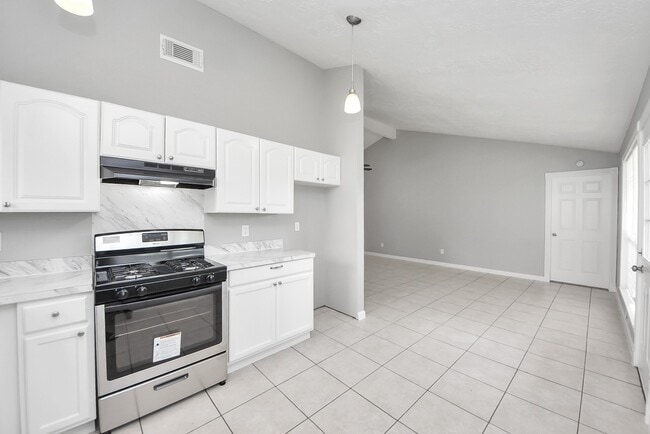 Building Photo - 10603 Thorncliff Dr