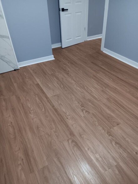 Building Photo - 657 Pine Hill St