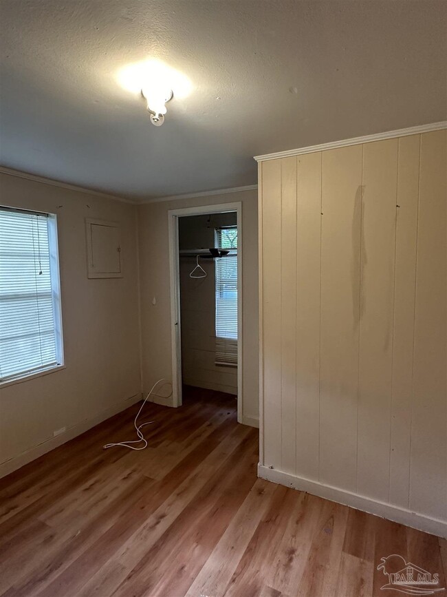 Building Photo - 216 W Ensley St